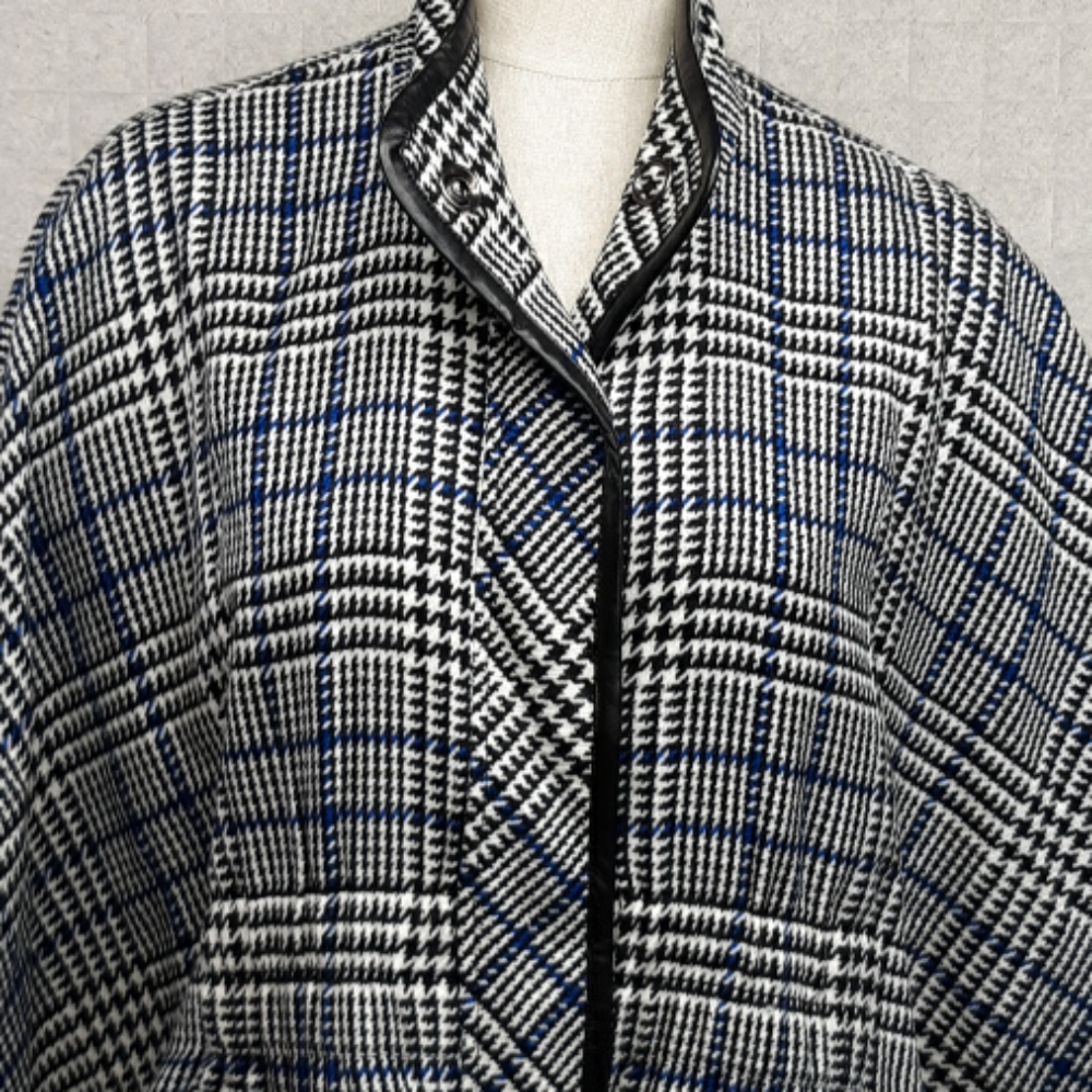 Cache Swing Cape Jacket - Picture 2 of 12